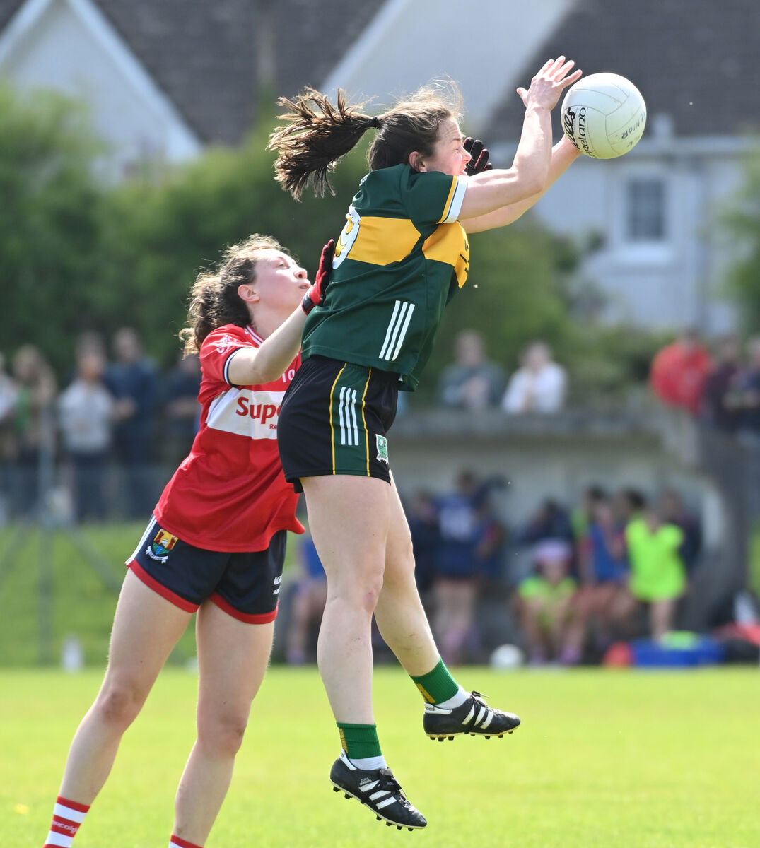 Kerry's Anna Galvin goes high with Cork's Abbie O'Mahony. Picture: Eddie O'Hare