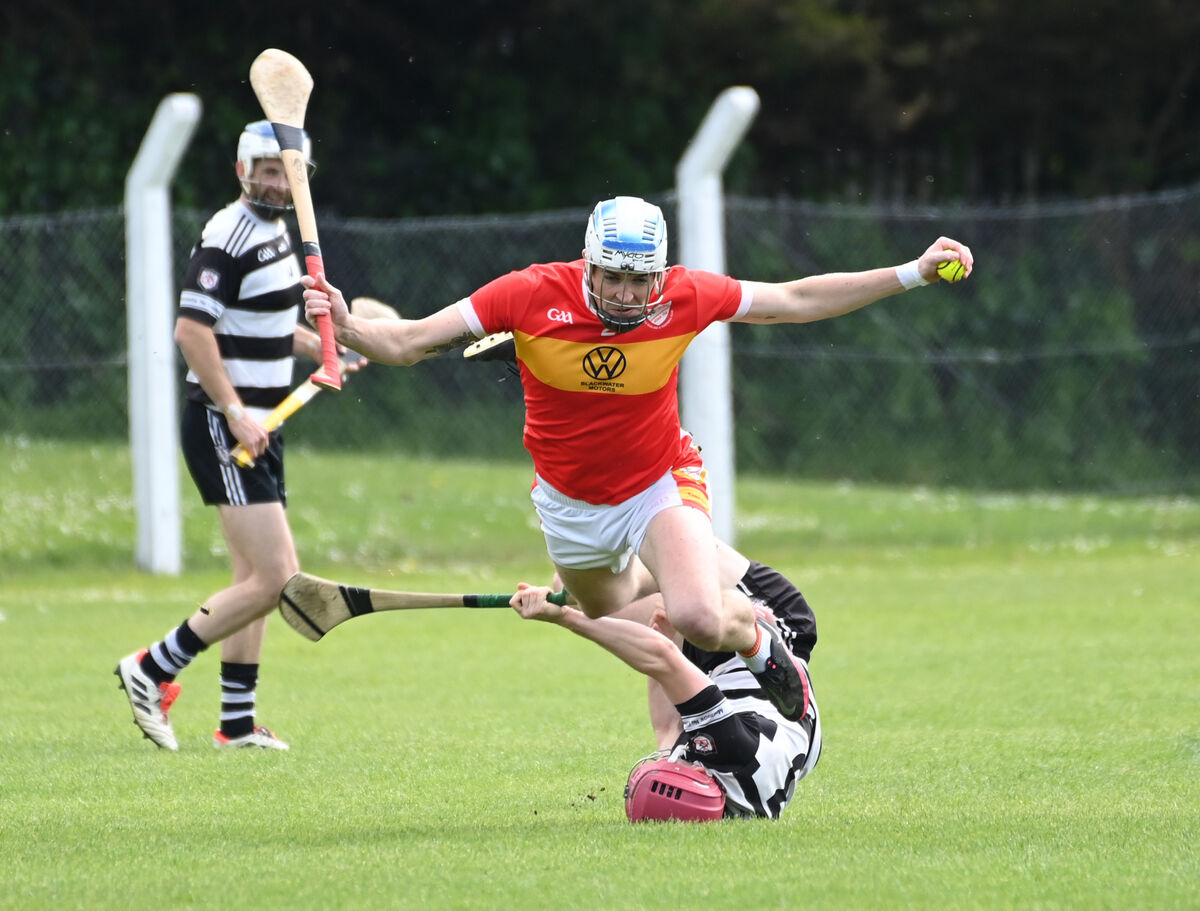 Eire Óg's Donncha Kelly breaks from Midleton's Alex Quirke. Picture: Eddie O'Hare Eire Óg's Donncha Kelly breaks from Midleton's Alex Quirke. Picture: Eddie O'Hare