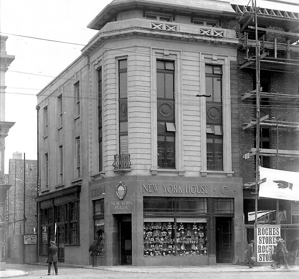 New York House adjoining Roche’s Stores after the burning of Cork in December, 1920. On the left is Merchant Street, where Merchant’s Quay Shopping Centre now stands New York House adjoining Roche’s Stores after the burning of Cork in December, 1920. On the left is Merchant Street, where Merchant’s Quay Shopping Centre now stands