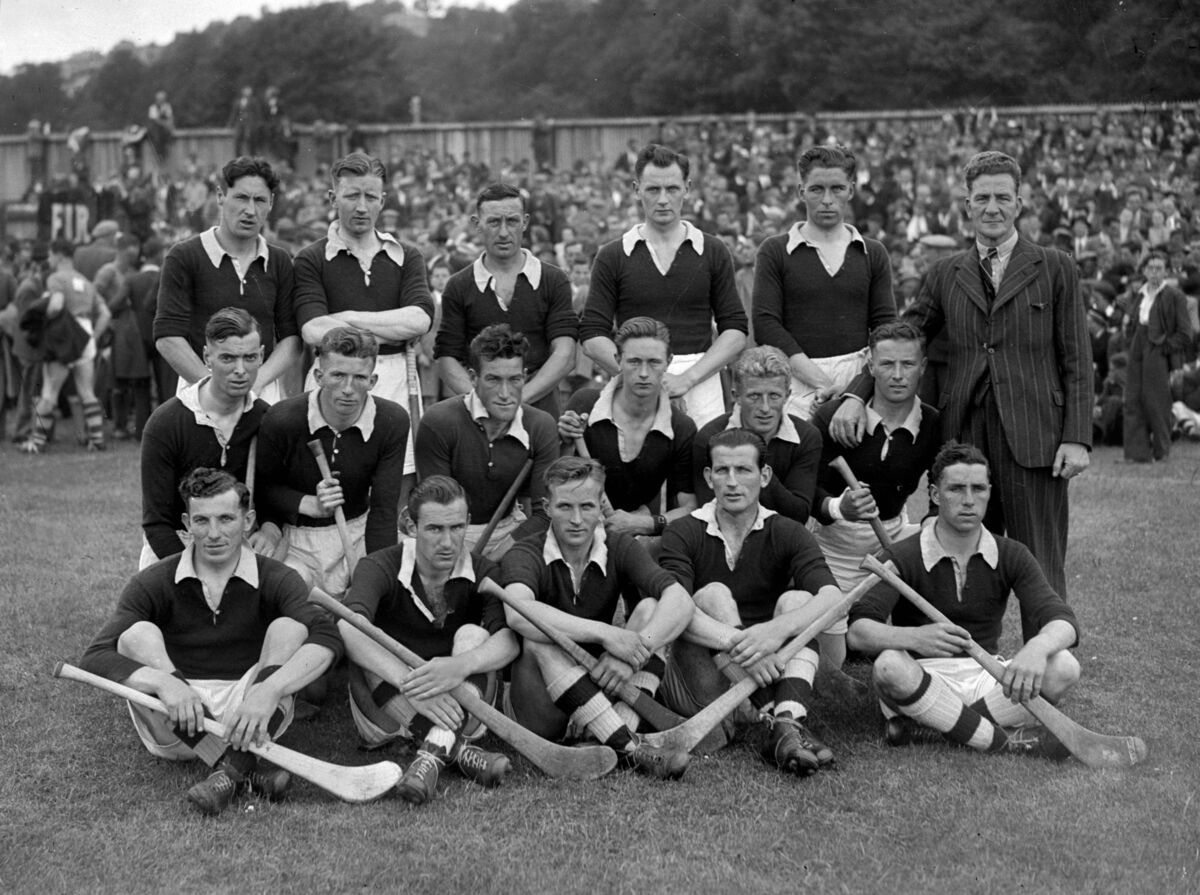 The Cork team captained by Jack Lynch who defeated Tipperary in the 1942 Munster Championship before going on to win All-Ireland. Back: J Buckley, J O’Donovan, C Tobin, J Lynch, C Murphy, J Barry. Centre: E Porter, M Kennefick, W Murphy, S Condon, J Young, D J Buckley. Front: J Quirke, D Beckett, C Ring, B Thornhill, C Cottrel.