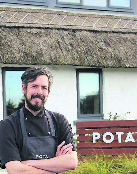 Beidh Diarmuid Ó Mathúna ón gcaifé POTA ag tabhairt taispeántas ar chonas uaineoil a ullmhú go h-orgánach ag Barr a’Chuma Dé Domhnaigh. Togra é seo de chuid Meitheal Orgánach Mhúscraí atá bunaithe ag Comharchumann Forbartha Mhúscraí. Beidh Diarmuid Ó Mathúna ón gcaifé POTA ag tabhairt taispeántas ar chonas uaineoil a ullmhú go h-orgánach ag Barr a’Chuma Dé Domhnaigh. Togra é seo de chuid Meitheal Orgánach Mhúscraí atá bunaithe ag Comharchumann Forbartha Mhúscraí.