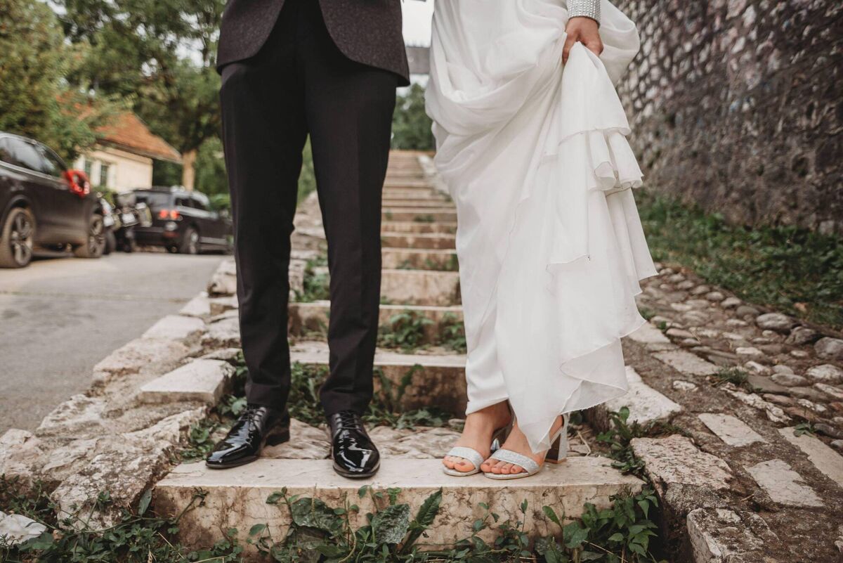 Traditional posed photographs and arrangements are truly out. Traditional posed photographs and arrangements are truly out.