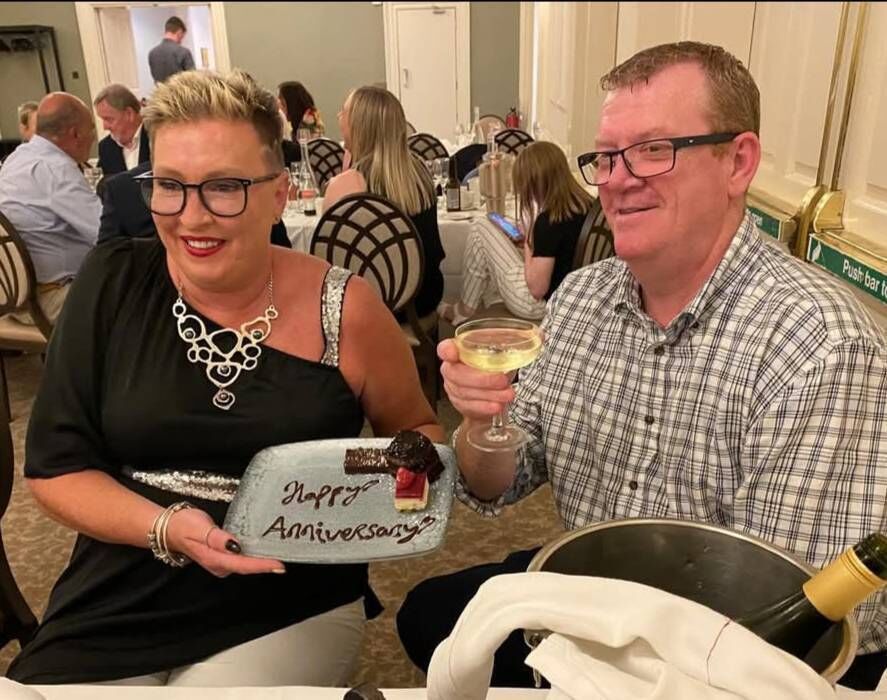 Cork Indoor Sports winner for boxing Vancs O'Connell, celebrates her 29th wedding anniversary with her husband, Paul at the Metropole Hotel. JW 