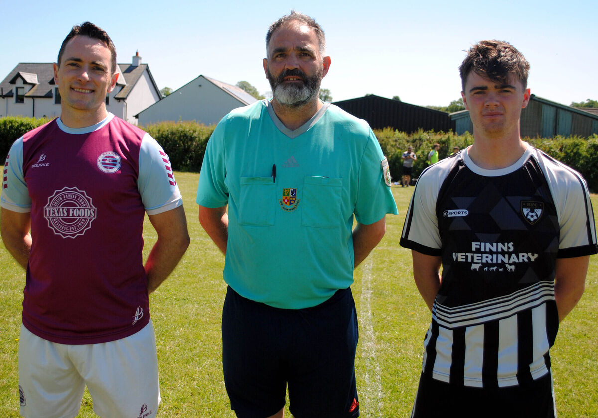 Boher Celtic's captain Dan O'Connell (left) and Rathcormac's Richard Morrisson, with referee Ryan McCann.