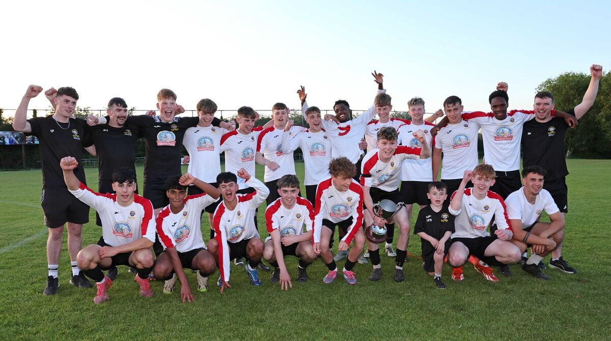 Bandon celebrate their win.