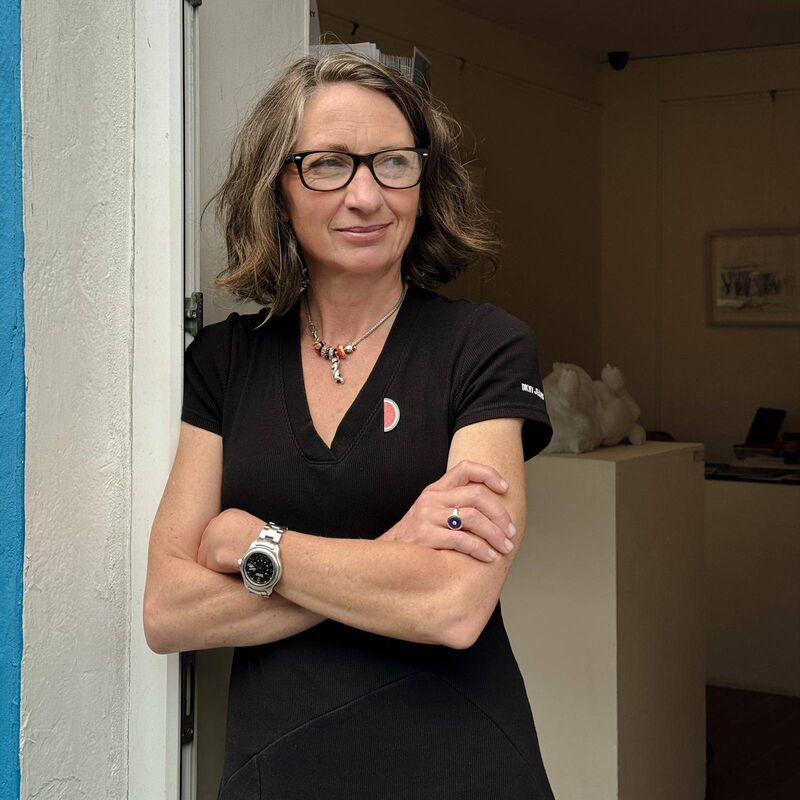 Johanna studied painting at the Limerick School of Art and Design. 