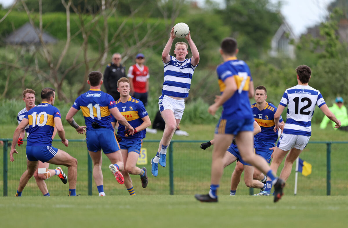 Castlehaven's Conor Cahalane wins a Carrigaline kick-out. Picture: Jim Coughlan Castlehaven's Conor Cahalane wins a Carrigaline kick-out. Picture: Jim Coughlan