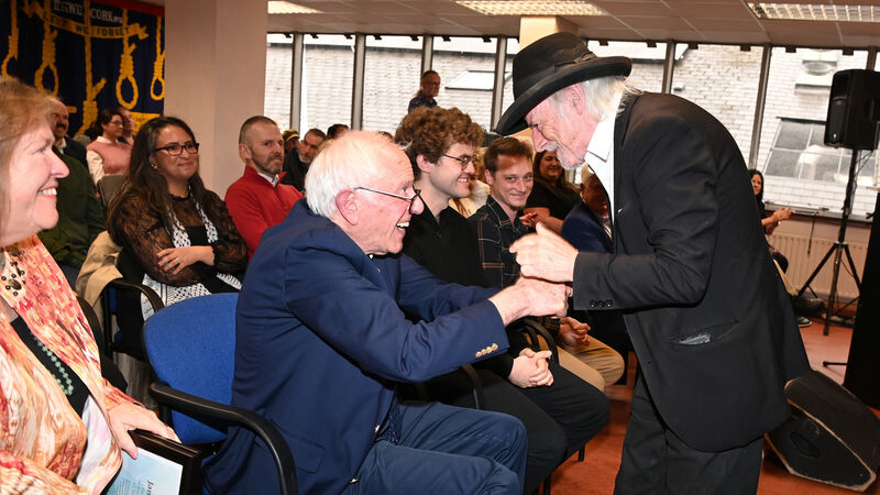 Cork's Ricky Lynch sings 'A Song for Bernie Sanders'