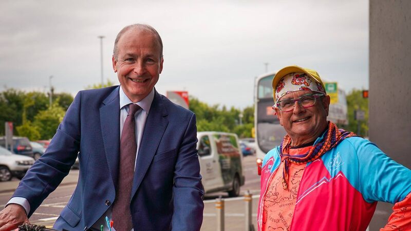 TV’s Timmy Mallett meets Taoiseach at Cork pit stop TV’s Timmy Mallett meets Taoiseach at Cork pit stop
