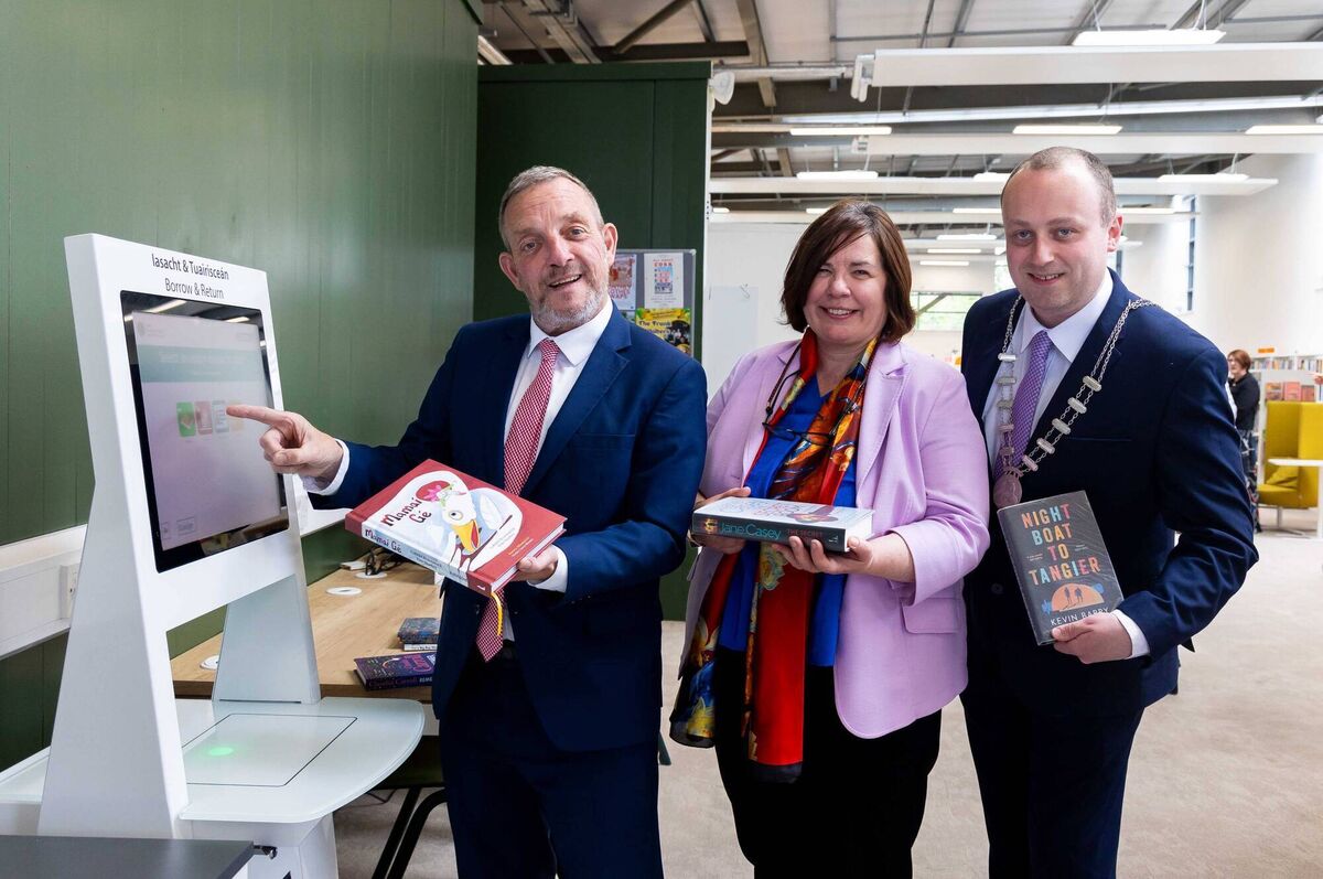 Pictured at the official reopening of Carrigaline Library and the launch of My Open Library services in Carrigaline, Kinsale and Mallow are Minister of State with responsibility for Community Development and Charities and with responsibility for Rural Transport, Jerry Buttimer TD; Chief Executive of Cork County Council, Moira Murrell, and Cllr Patrick Donovan, deputising for the Mayor of the County of Cork.Picture: Michael O'Sullivan / OSM PHOTO Pictured at the official reopening of Carrigaline Library and the launch of My Open Library services in Carrigaline, Kinsale and Mallow are Minister of State with responsibility for Community Development and Charities and with responsibility for Rural Transport, Jerry Buttimer TD; Chief Executive of Cork County Council, Moira Murrell, and Cllr Patrick Donovan, deputising for the Mayor of the County of Cork.Picture: Michael O'Sullivan / OSM PHOTO