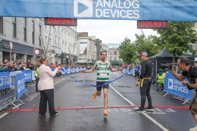 Fearghal Curtin winning the men's 10K race. Picture: David Creedon