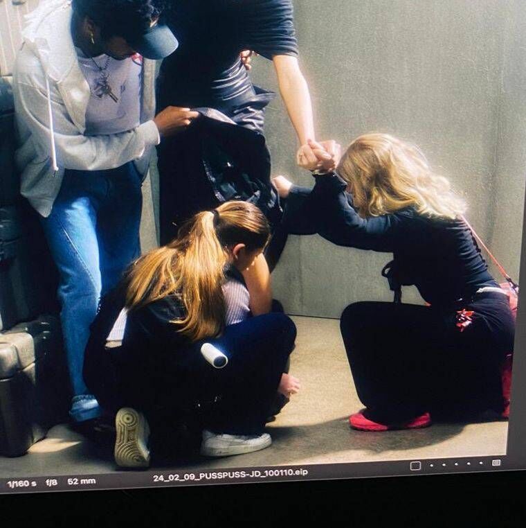 Lorna is assisting on a photoshoot