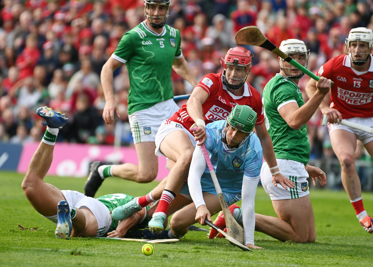 Limerick goalkeeper Nickie Quaid and Cork's Alan Connolly tussle for the sliothar. Picture: Eddie O'Hare Limerick goalkeeper Nickie Quaid and Cork's Alan Connolly tussle for the sliothar. Picture: Eddie O'Hare