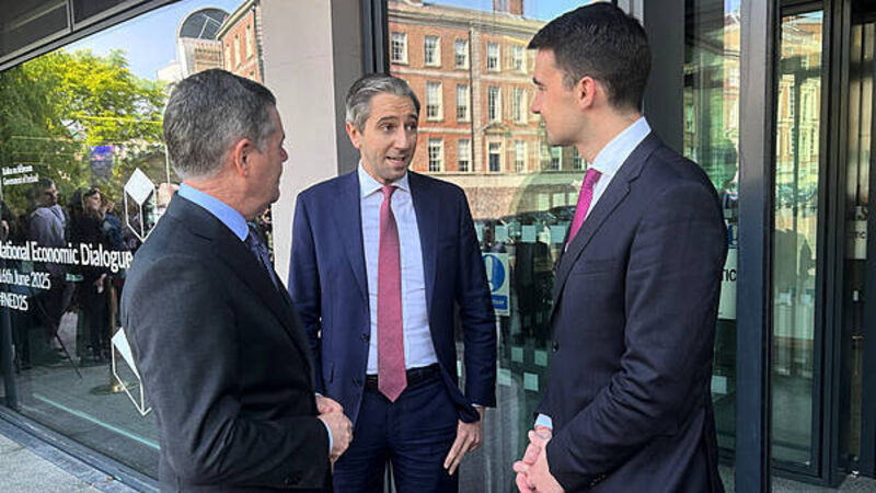 Harris warns of ‘dark cloud on the horizon’ amid US tariff threat Harris warns of ‘dark cloud on the horizon’ amid US tariff threat