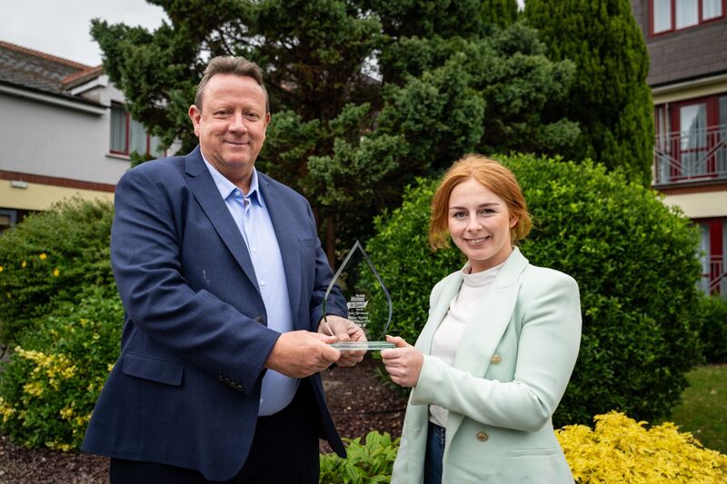 Jockey Jody Townend is presented with her award by Kevin Murphy in the Midleton Park Hotel. Picture: Chani Anderson Jockey Jody Townend is presented with her award by Kevin Murphy in the Midleton Park Hotel. Picture: Chani Anderson