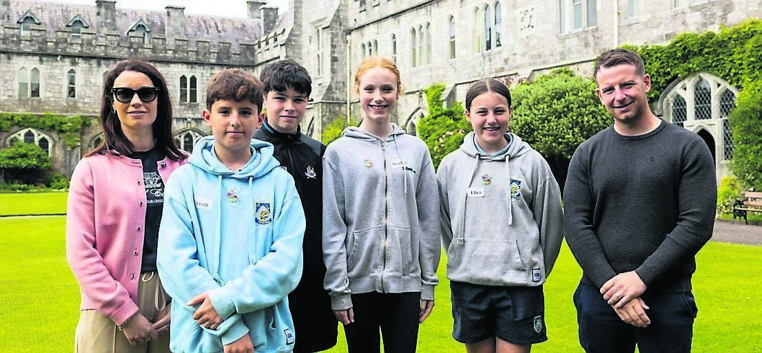 Bhí Gaelscoil Charraigh Uí Leighin ann freisin. Bhí Gaelscoil Charraigh Uí Leighin ann freisin.