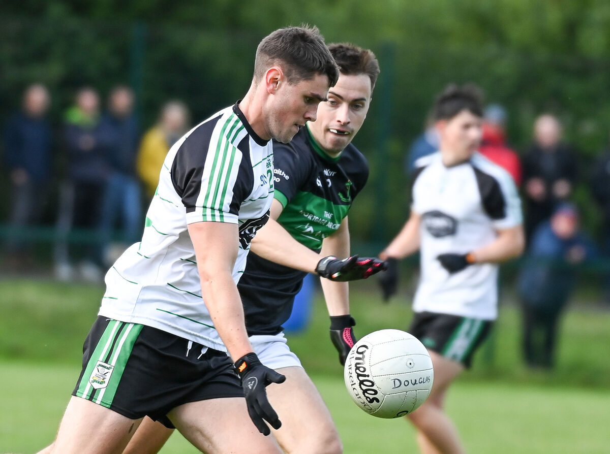  Douglas' Niall Lynch tries to get past Nemo Rangers' Eoin Nation, during their SFL clash at Douglas this year Picture: David Keane