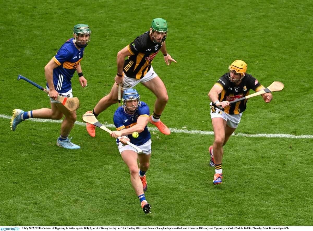Willie Connors of Tipperary in action against Billy Ryan of Kilkenny during the GAA Hurling All-Ireland Senior Championship semi-final match between Kilkenny and Tipperary at Croke Park in Dublin. Photo by Daire Brennan/Sportsfile
