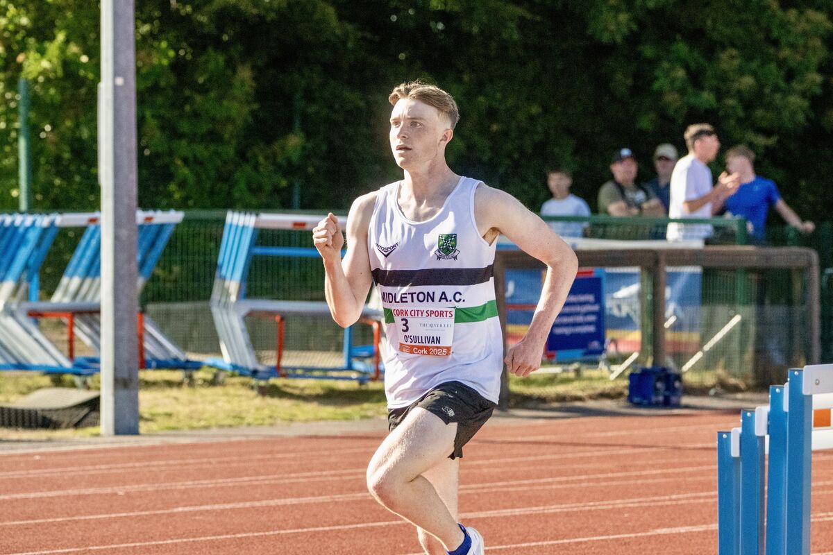 Olan O’Sullivan spotting the finish line as he takes the win in the junior 1500m at Cork City Sports in MTU. Picture: Chani Anderson.