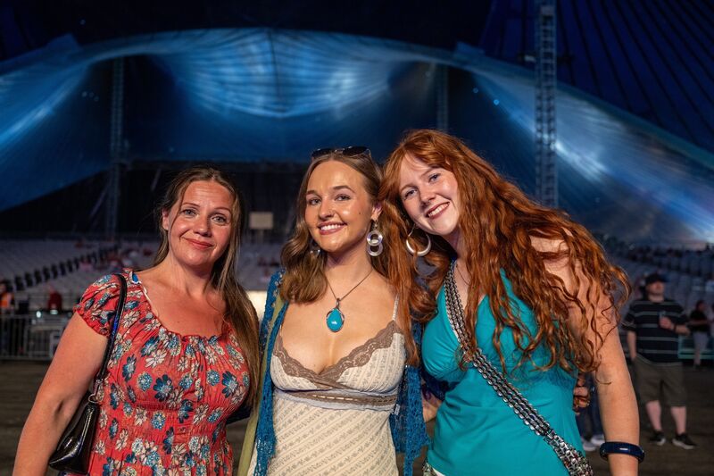 Anne Shields, Enya O’Donnell and Jenny Marshall pictured at Live at the Marquee for the Waterboys concert.