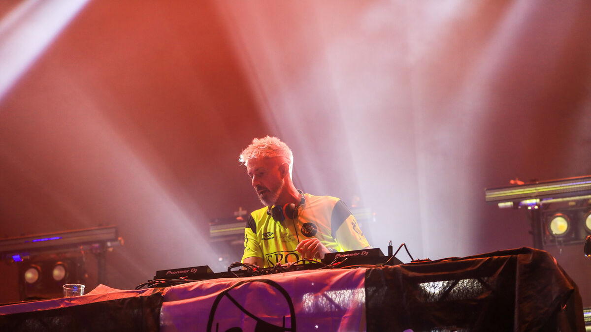 Dec Pierce crosses generation gap with 30th anniversary Leeside gig 