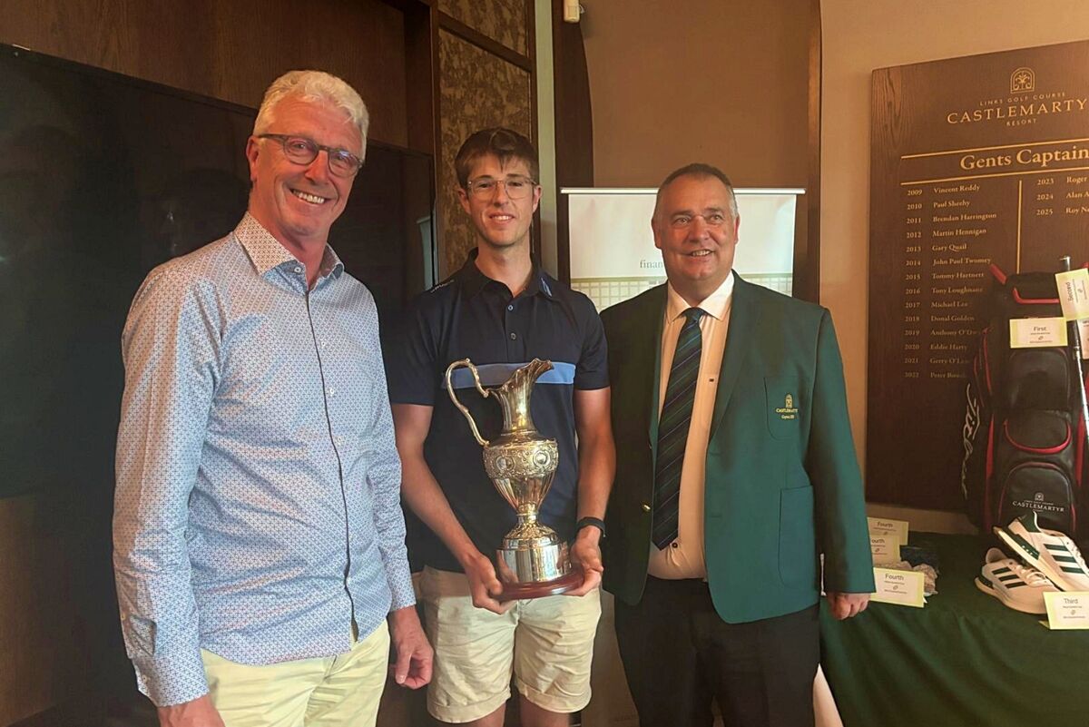 Barry Morrissey who won the Castlemartyr Junior Scratch Cup pictured with sponsor Gabby McCarthy and Captain Roy Noonan.