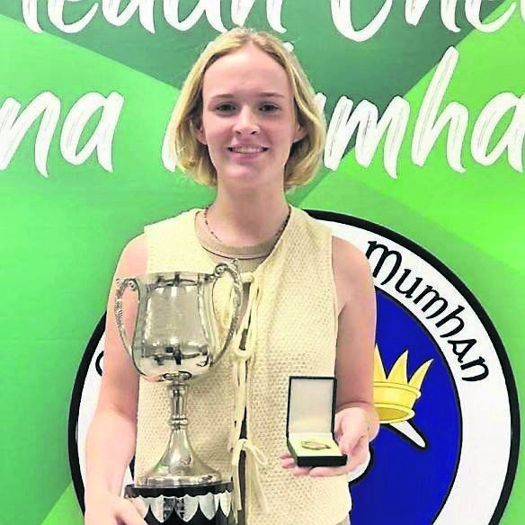 Ellen de Búrca (Lachtaín Naofa) a bhuaigh comórtais amhránaíochta agus feadóg stáin ag an bhFleadh Cheoil