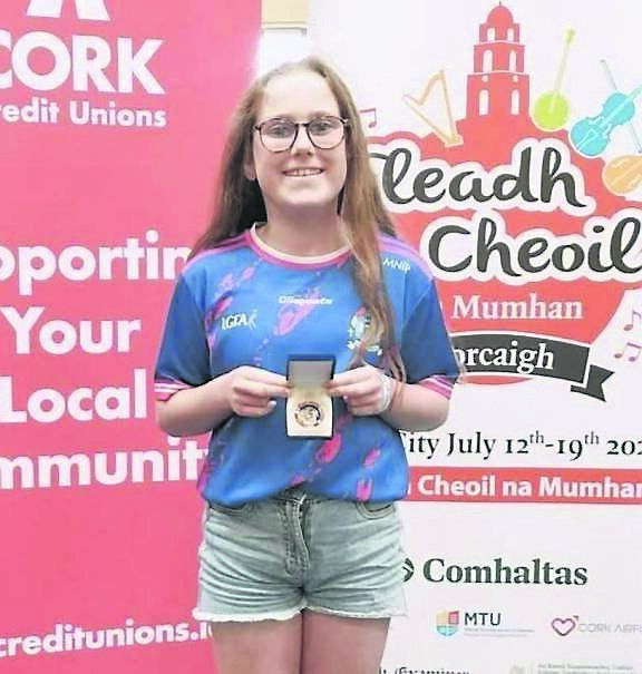 Aisling agus Mairéad Ní Cheallacháin a bhuaigh duaiseanna sna comórtais Comhrá Ghaeilge ag an Fleadh Cheoil.