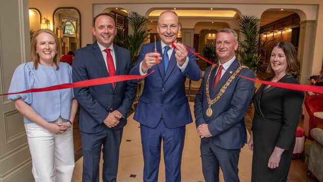 <p>The Metropole Hotel has officially unveiled a major refurbishment of the ground floor and ballrooms. At the launch were: Carmel Lonergan, Director of Group Operations, Trigon Hotels; Aaron Mansworth, Managing Director, Trigon Hotels, Taoiseach Micheál Martin; Lord Mayor Cllr Fergal Dennehy and Louise McNamara, General Manager, Metropole Hotel. Picture: Colm Lougheed</p>