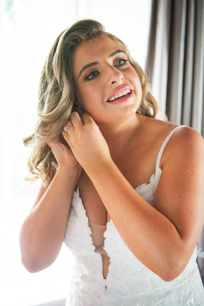 The bride wore a Madi Lane Samson dress from Memories in Cork city. 