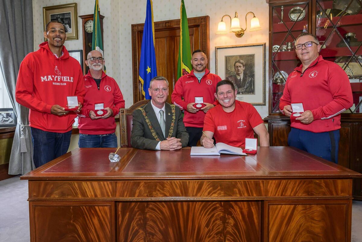 Coaches from Mayfield BC pictured with Lord Mayor Cllr Fergal Dennehy at a reception in Cork City Hall to mark their achievement of being crowned Cork's Boxing Club Of The Year. Picture: Doug Minihane