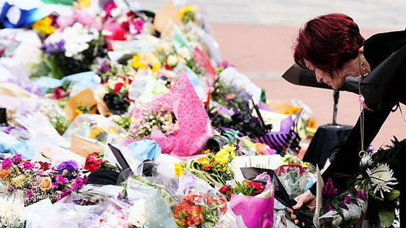 Sharon Osbourne emotional as family look at Ozzy Osbourne tributes in Birmingham Sharon Osbourne emotional as family look at Ozzy Osbourne tributes in Birmingham