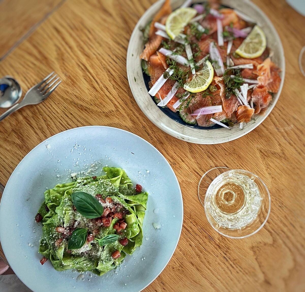 Di Curtin's Fettuccine with spinach pesto and smoked salmon salad Di Curtin's Fettuccine with spinach pesto and smoked salmon salad