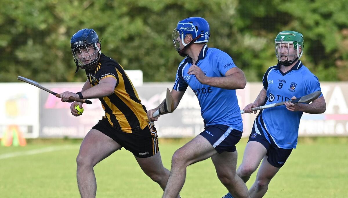 Kilbrittain hurler Colm Sheehan clears away from Barryroe’s Jerome O’Brien and Adam McSweeney. Picture: Martin Walsh. Kilbrittain hurler Colm Sheehan clears away from Barryroe’s Jerome O’Brien and Adam McSweeney. Picture: Martin Walsh.