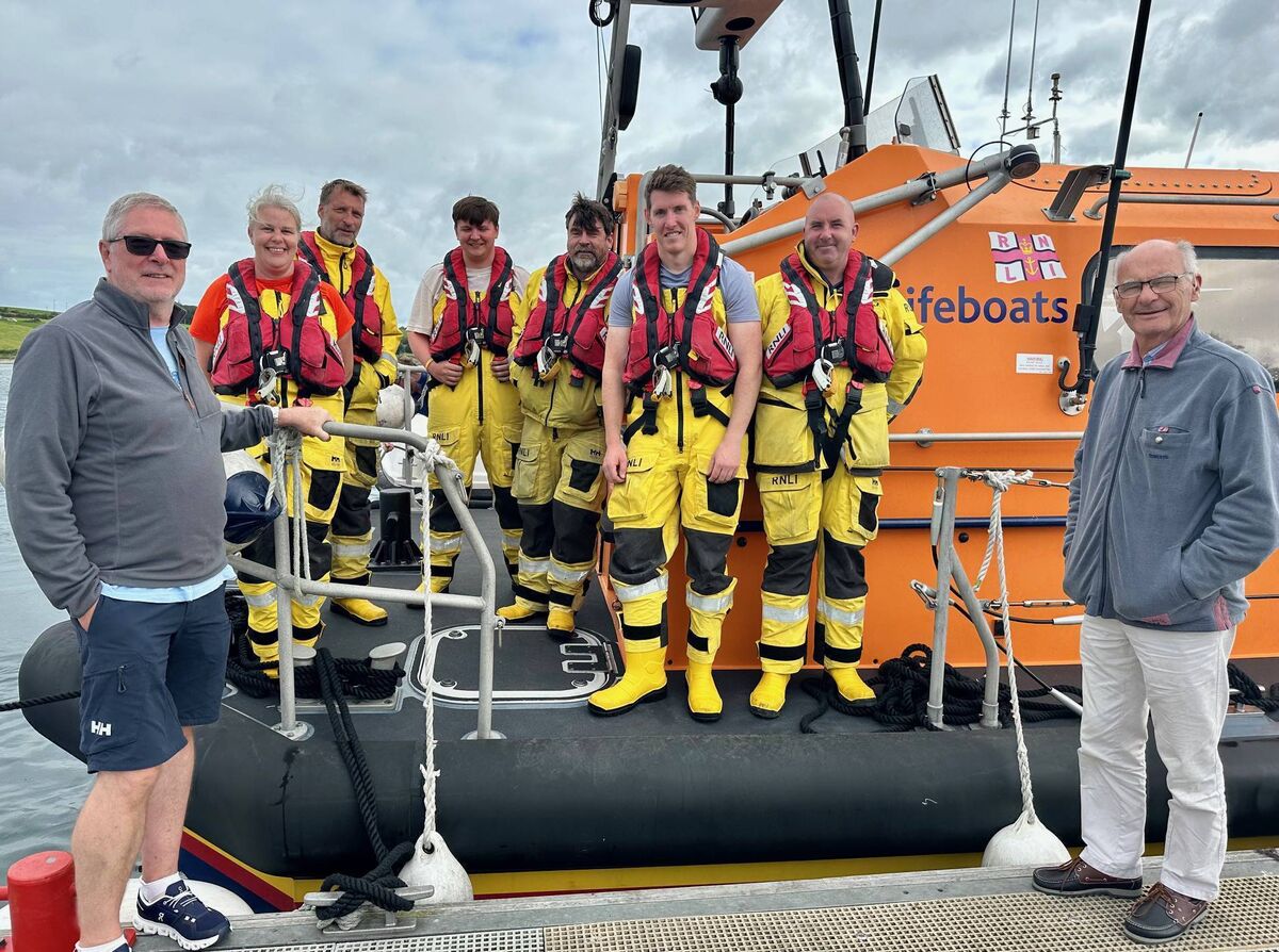 Crew on today’s callout with Station officers Philip White and Brian O Dwyer. Left to right. Niamh Hurley, Stuart Russell, Taylor Murphy, Ken Cashman, Ian McCarthy and Donal Young. 