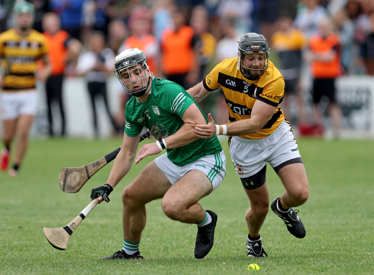 Keith Buckley, Na Piarsaigh and Barry Walsh, Killeagh battle for possession. Picture: Jim Coughlan. Keith Buckley, Na Piarsaigh and Barry Walsh, Killeagh battle for possession. Picture: Jim Coughlan.