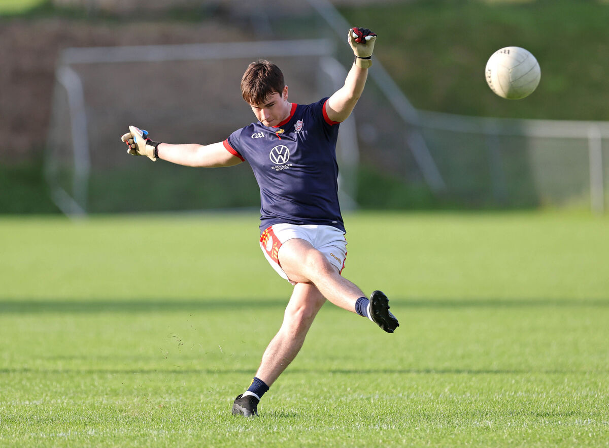 Brendan Lenihan, Éire Óg goalkeeper, shoots to score two points from a free kick. Picture: Jim Coughlan Brendan Lenihan, Éire Óg goalkeeper, shoots to score two points from a free kick. Picture: Jim Coughlan