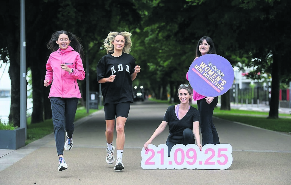 Athletes Sinead O’Connor and Laura Crowe with The Echo Editor Gráinne McGuinness and Sandra Carey, The Echo marketing, at the Marina Promenade in Cork, ahead of The Echo Women’s Mini Marathon on September 21. 	Picture: Dan Linehan
                    