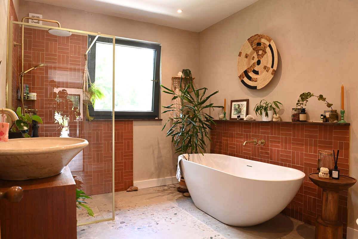 Deidre’s bathroom is styled in earthy tones. Deidre’s bathroom is styled in earthy tones.