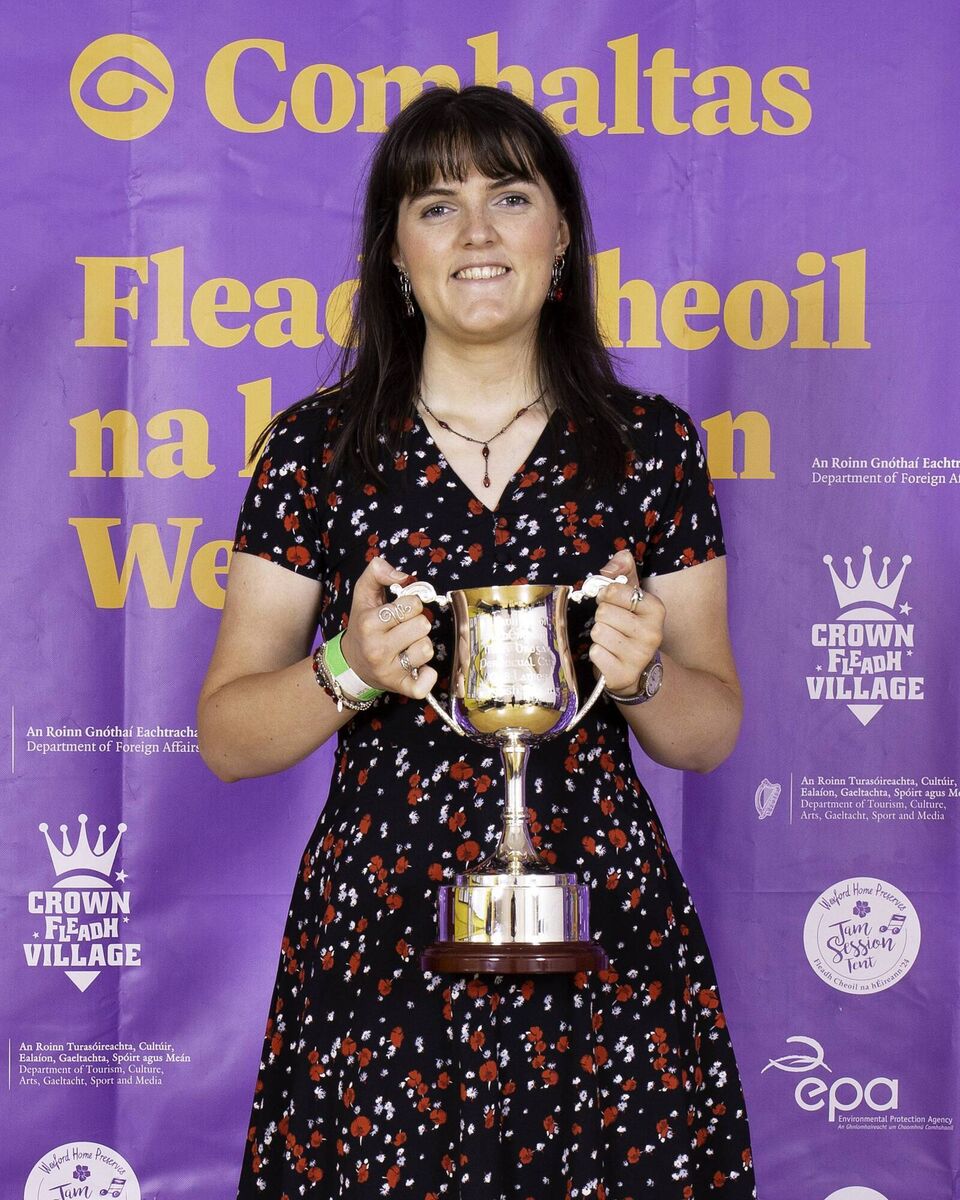 Cáit Ní Shúilleabháin of CCÉ Sráid a' Mhuilinn received first place in the Mercier Press Cork Perpetual Trophy for the English Singing (ladies) (over 18 years).