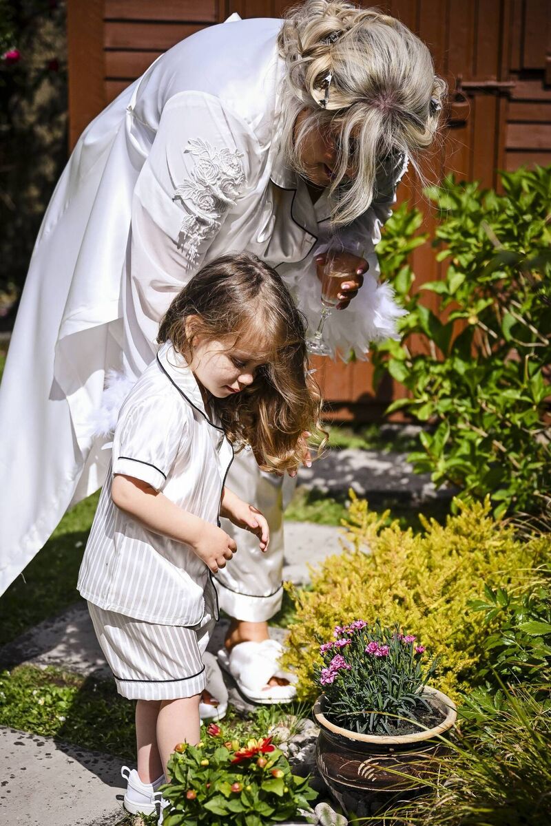 Rachel with her daughter Mollie ahead of the wedding ceremony. Rachel with her daughter Mollie ahead of the wedding ceremony.