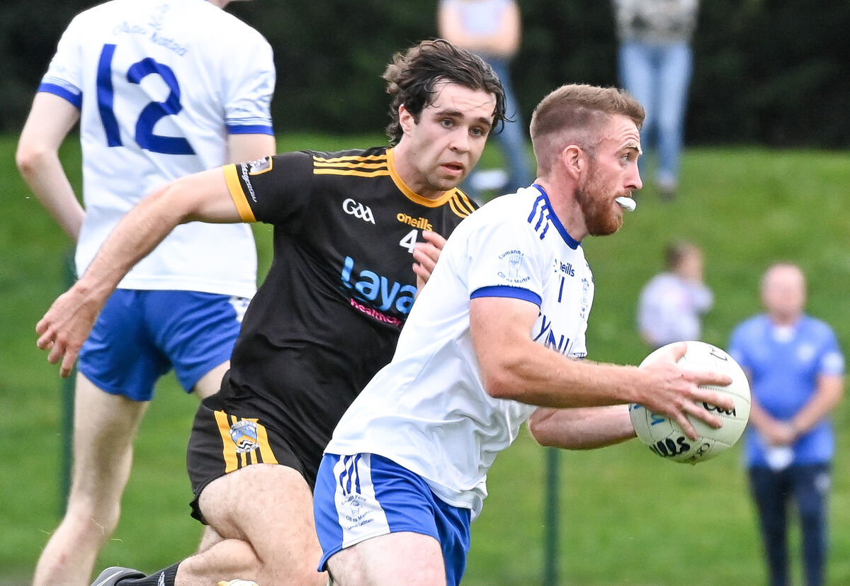 Ciaran O Duinnin of Cill Na Martra races past Fermoy's James Molloy. Picture: David Keane. Ciaran O Duinnin of Cill Na Martra races past Fermoy's James Molloy. Picture: David Keane.