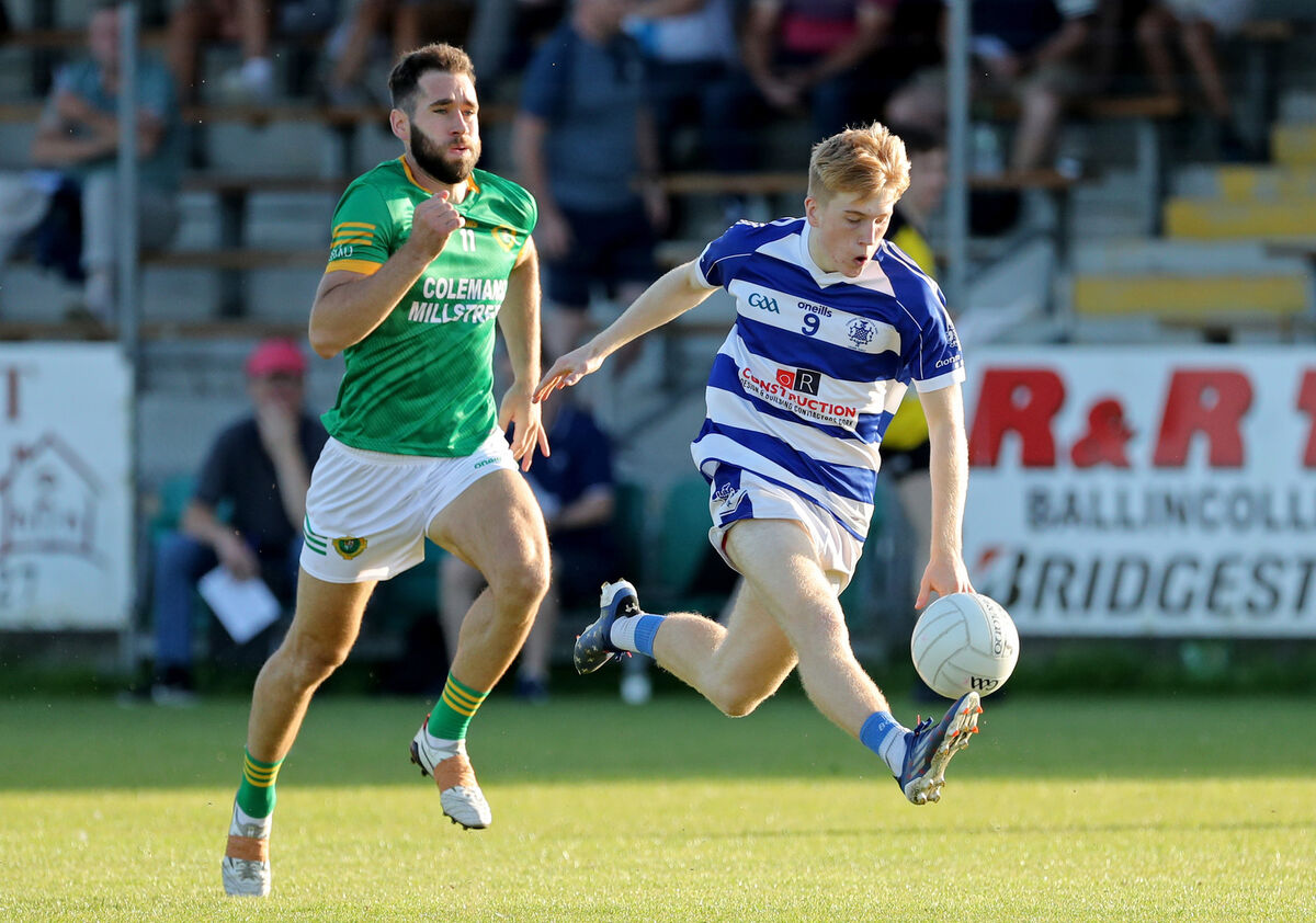Kinsale's Gearóid Kearney moves away from Mark Ellis of Millstreet in the Premier JFC in 2023. Picture: Jim Coughlan Kinsale's Gearóid Kearney moves away from Mark Ellis of Millstreet in the Premier JFC in 2023. Picture: Jim Coughlan