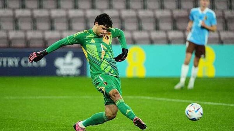 Senne Lammens set to join Man Utd from Antwerp on Transfer Deadline Day Senne Lammens set to join Man Utd from Antwerp on Transfer Deadline Day