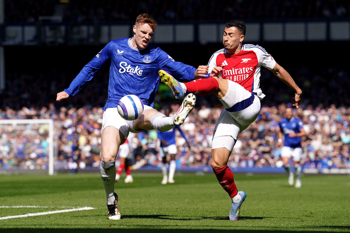 Everton's Jake O'Brien (left) and Arsenal's Gabriel Martinelli battle for the ball during the Premier League match at Goodison Park, Liverpool.