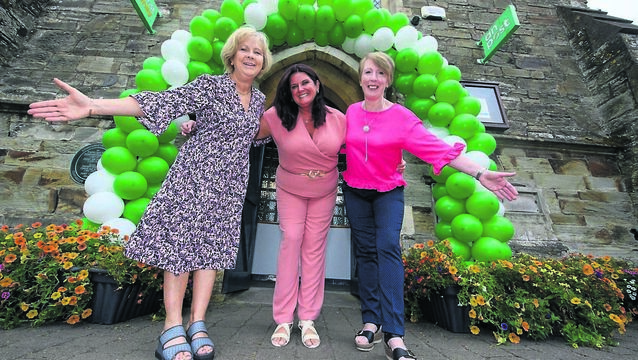<p class="contextmenu internal_Caption">Gobnait O’Donovan, Delivery Service Manager, Maxine Scanlon, Branch Retail Manager, and Miriam Cuinnea, Deputy Branch Manager, outside the Post Office on Edward Twomey Street, Clonakilty, celebrating its 100th anniversary. 	<span class="contextmenu emphasis CaptionCredit">Picture: Dan Linehan</span>
            </p>