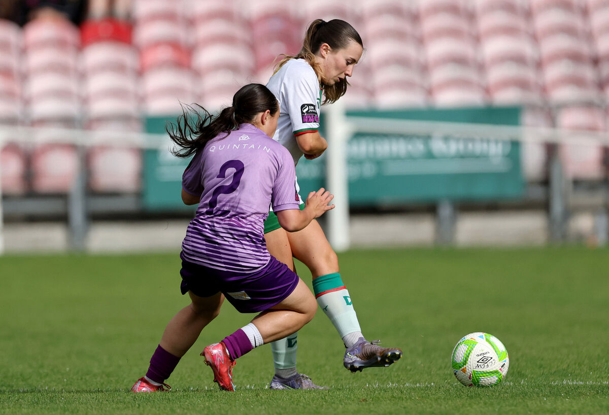 Aine Walsh, Cork City, battling Leah Donnolly, DLR Waves. Picture: Jim Coughlan. Aine Walsh, Cork City, battling Leah Donnolly, DLR Waves. Picture: Jim Coughlan.