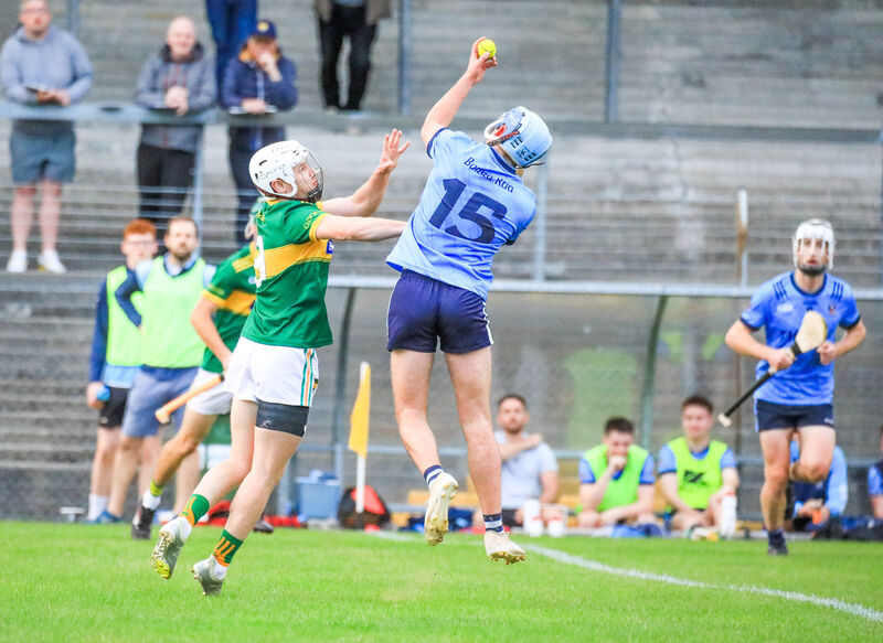 Barryroe's Michael Walsh claims the ball in midfield. Picture: David Creedon Barryroe's Michael Walsh claims the ball in midfield. Picture: David Creedon