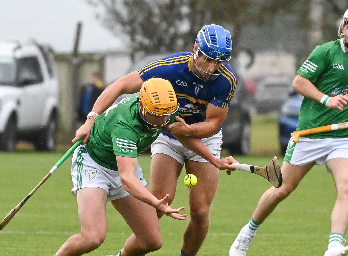 Seán Walsh of Carrigtwohill battles for possession with Killeagh's Brendan Delaney. Picture: David Keane Seán Walsh of Carrigtwohill battles for possession with Killeagh's Brendan Delaney. Picture: David Keane