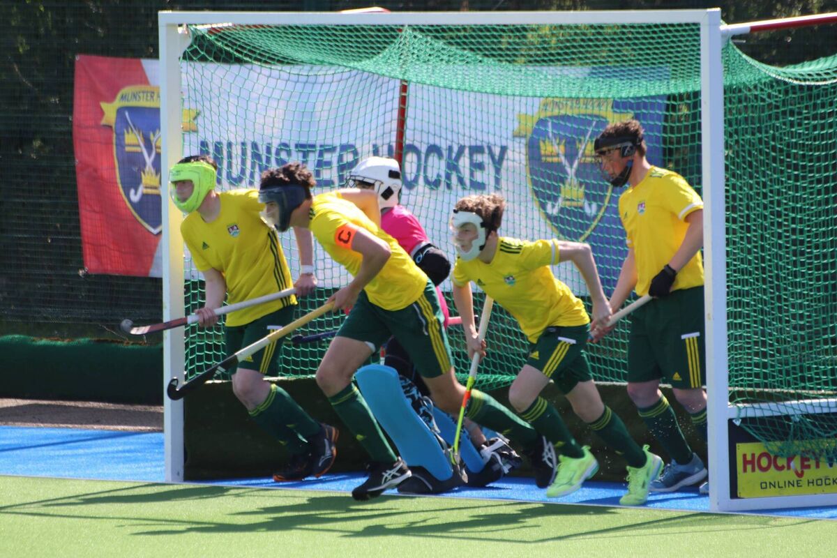 The principal, Adrian Landen, recently invited all graduates who achieved more than 500 points to return to school, where their success was celebrated by the whole school community. The principal, Adrian Landen, recently invited all graduates who achieved more than 500 points to return to school, where their success was celebrated by the whole school community.